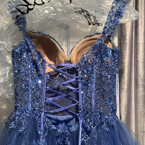 COPY - Sherry Hill. Absolutely stunning Periwinkle Prom Dress size 2. Used 1 ti… - Picture 7 of 8